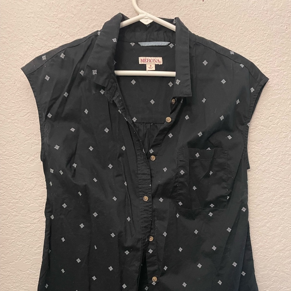 Super cute button up top. Very comfortable.